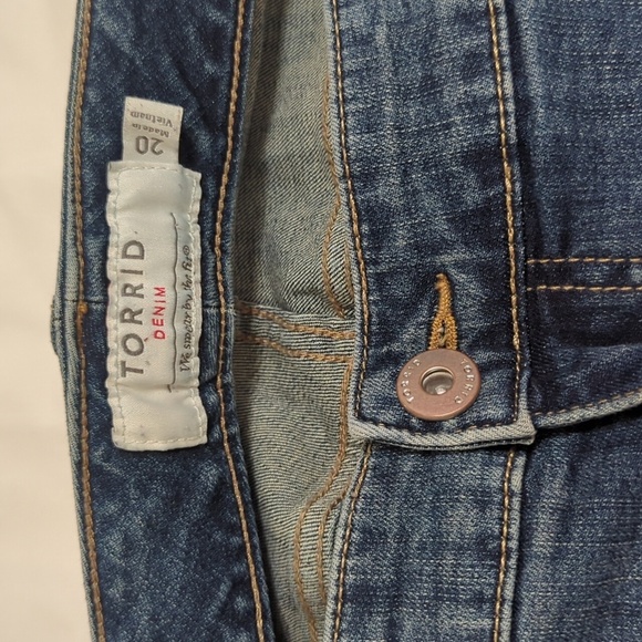 Torrid Perfect Boyfriend Mid-Rise Jean, Color Blue Size 20 - Picture 7 of 16